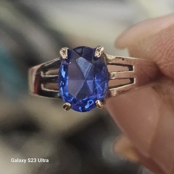 Sterling Silver Ring with Blue Gemstone - Picture 4 of 4